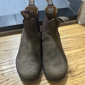 Blundstones